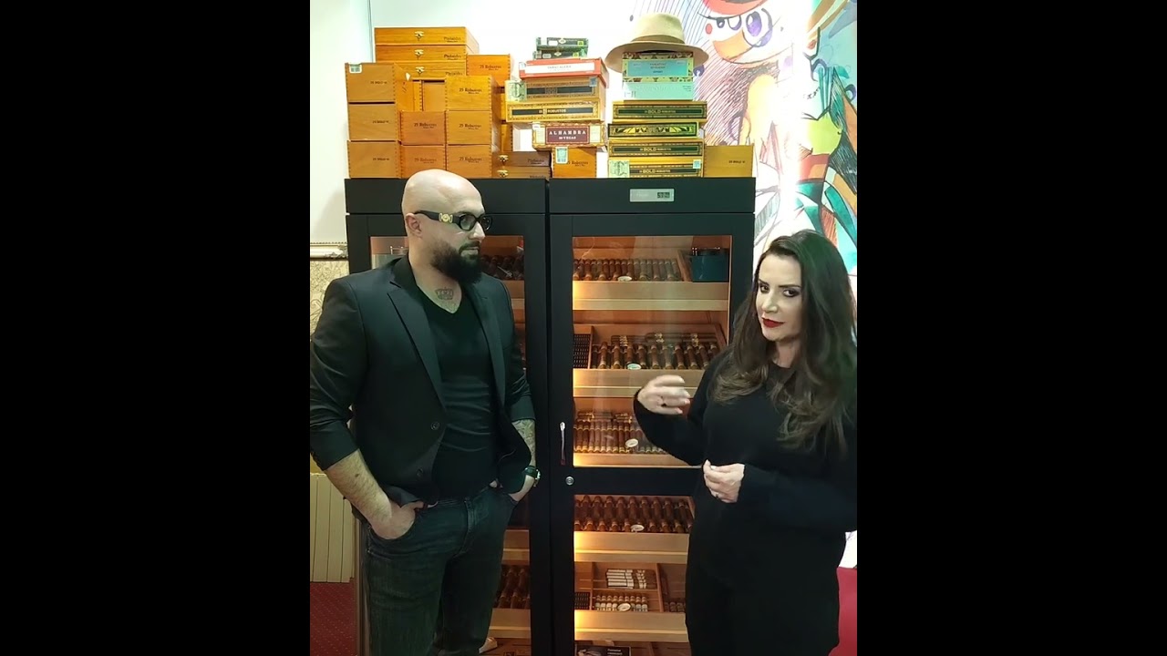 Mara Bănică la Trabucuri de Lux alegând pentru ea și soțul ei