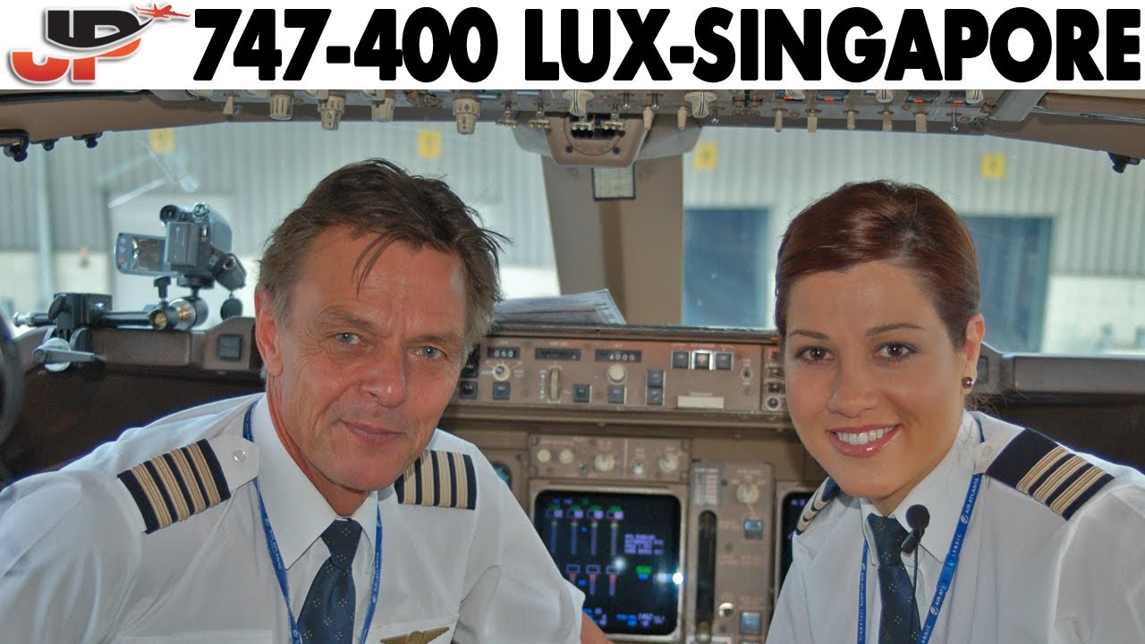 Piloting BOEING 747-400 Luxembourg-Singapore (2005)