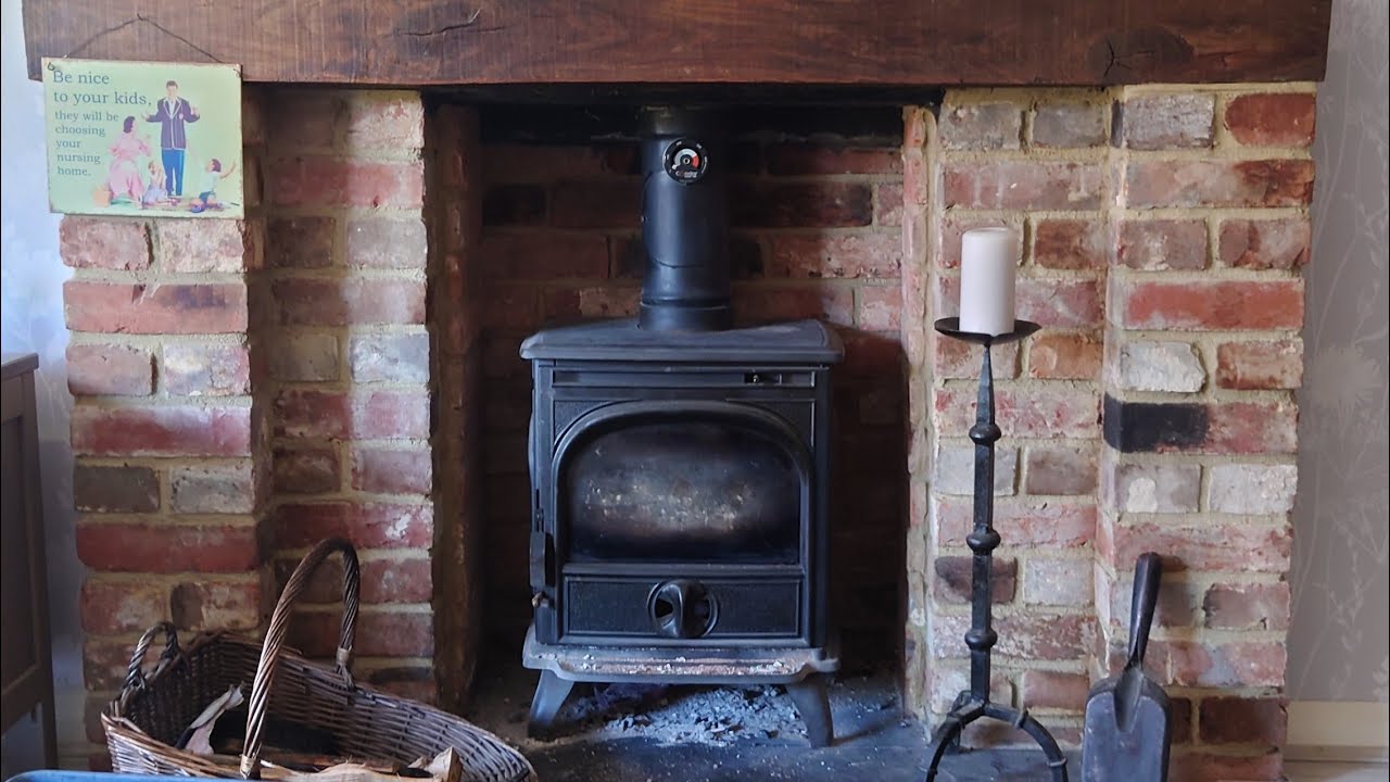 GASKET ROPES, HOW TO FIT THEM, FOR WOOD BURNERS THIS ONE IS A DOVRE 250 MULTI FUEL SYSTEM.