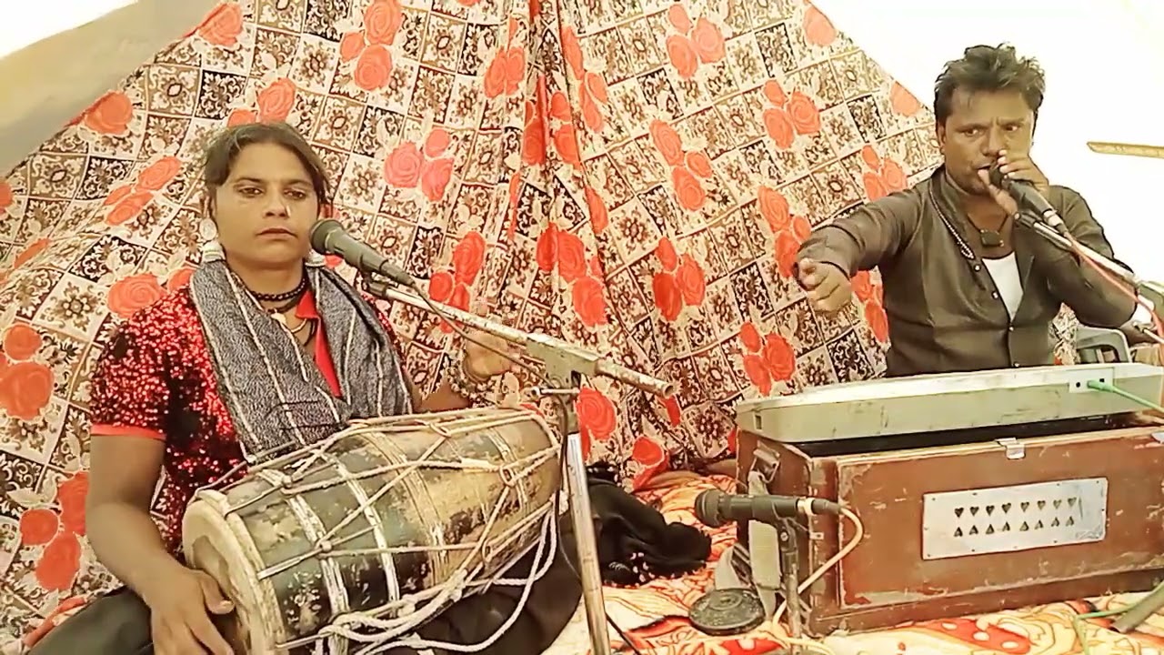 maa mujhe Apnee Aanchal mein chhupa le ke aur Mera koi nahin beta vahi Jo pura video jarur dekhe