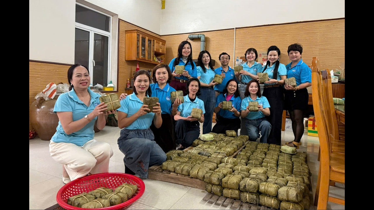 TRẢI NGHIỆM CHỢ QUÊ, HƯƠNG SẮC TẾT VIỆT-TIỆC TẤT NIÊN CỦA ĐỒNG NIÊN TÂN HỢI 1971 XỨ  ĐÔNG