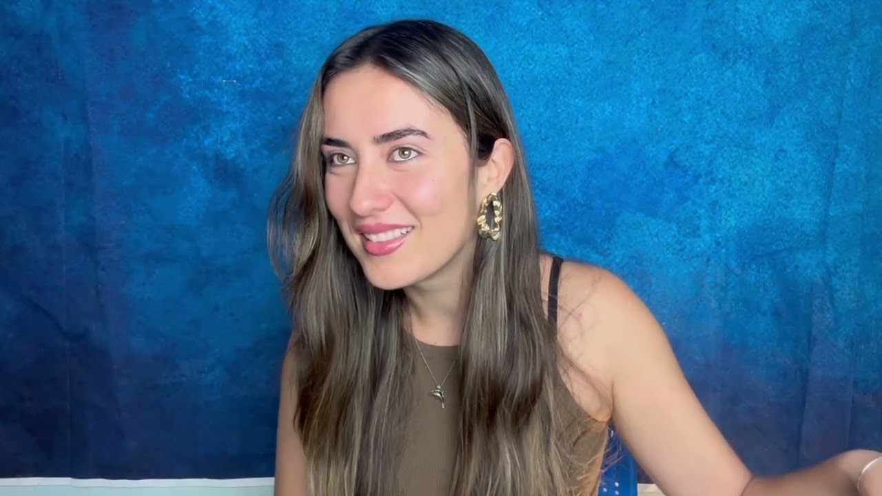 Love Interest in Spanish - Escena en español