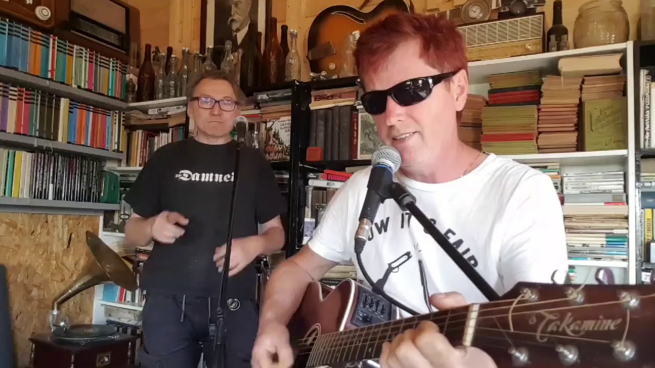 ZNOUZECTNOST - Kor&aacute;b ztracen&eacute; iluze
