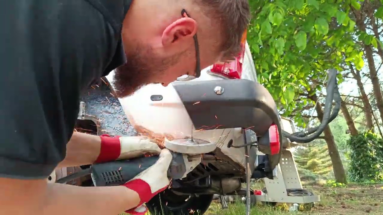 Naprawa małej rdzewki w maluch [Fiat 126 #1]