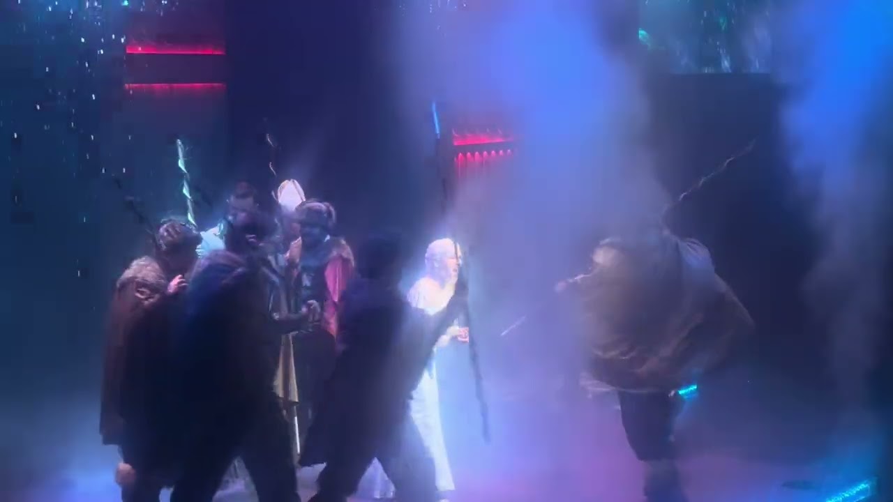 Frozen  jr Prince Hans Bishop  Westerton and Arendelle guard  capture Queen Elsa