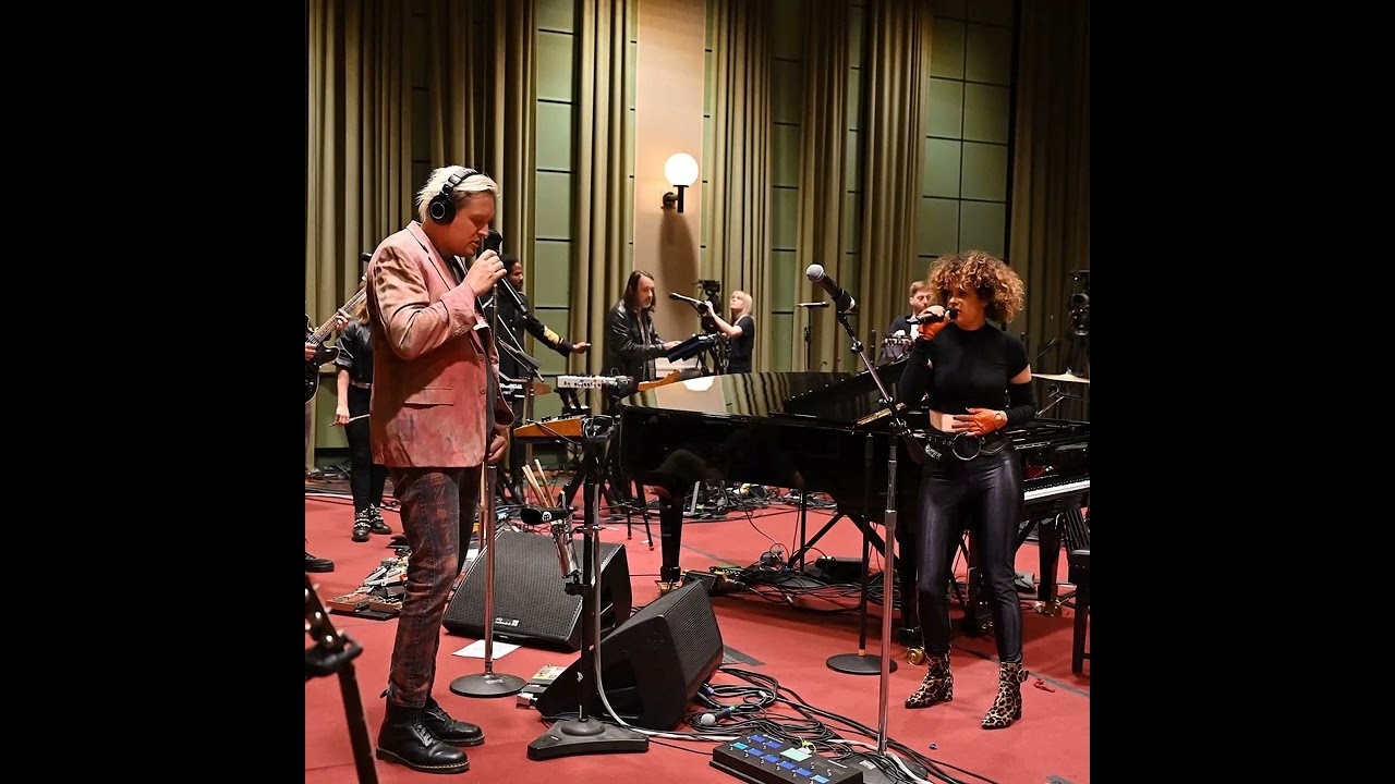 Sofa Session with Arcade Fire