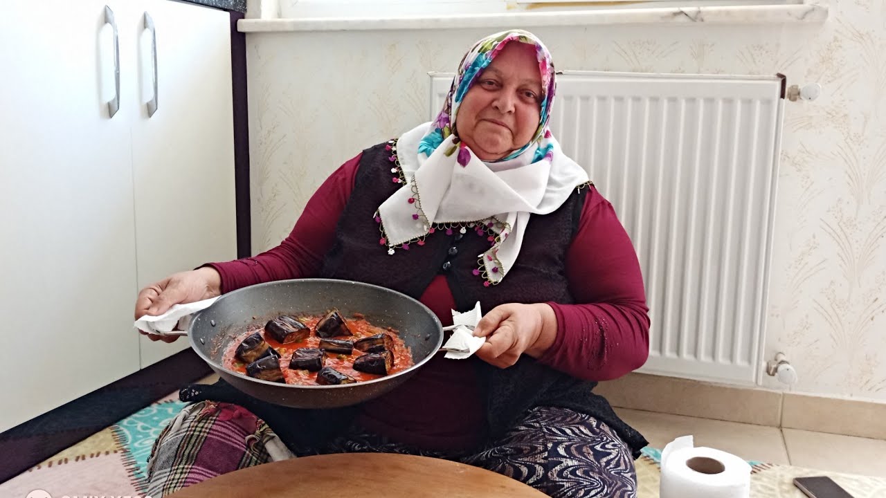 İNANILMAZ LEZZETLİ PATLICAN YEMEĞİ 💫 TÜRKÜLER 🛑 SOHBETLER 💫 EŞLİĞİNDE AKŞAM YEMEĞİ 💫