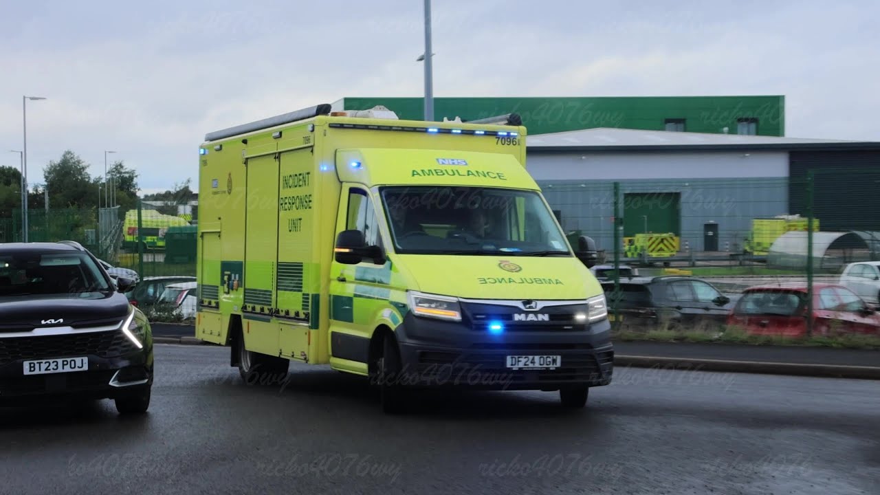 A mix of 3x HART Deployments & 1 DCA Responding | West Midlands Ambulance Service.