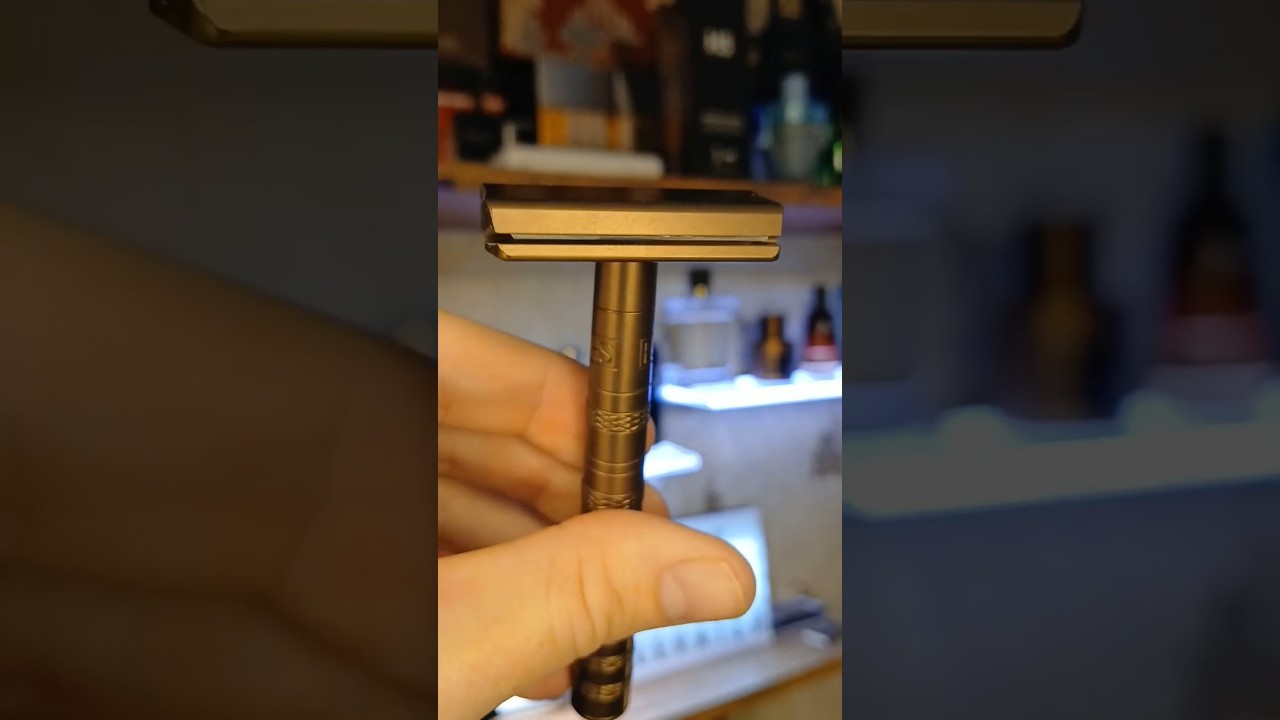 My FAVORITE RAZOR Yet! Henson AL13 