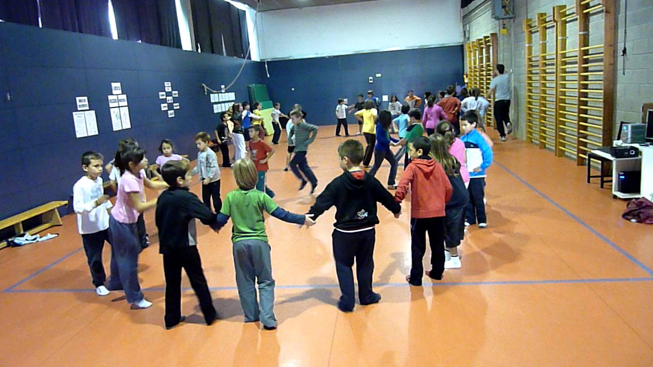 Ball dels cascavells 3rA_4rtA_Escola del pi Dosrius.MOV