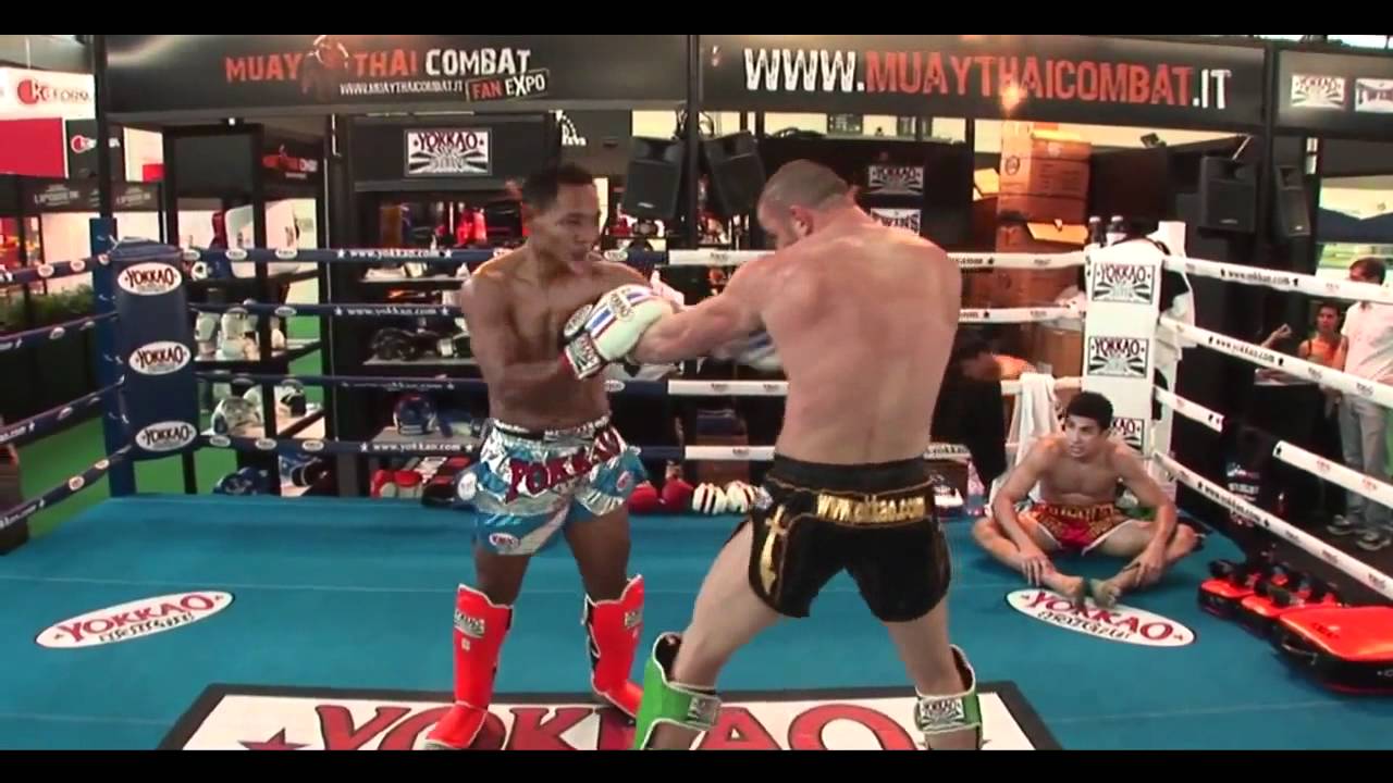 Sparring Dzhabar Askerov  vs Saenchai Sinbi Muay Thai @Muay Thai Combat Fan Expo 2011