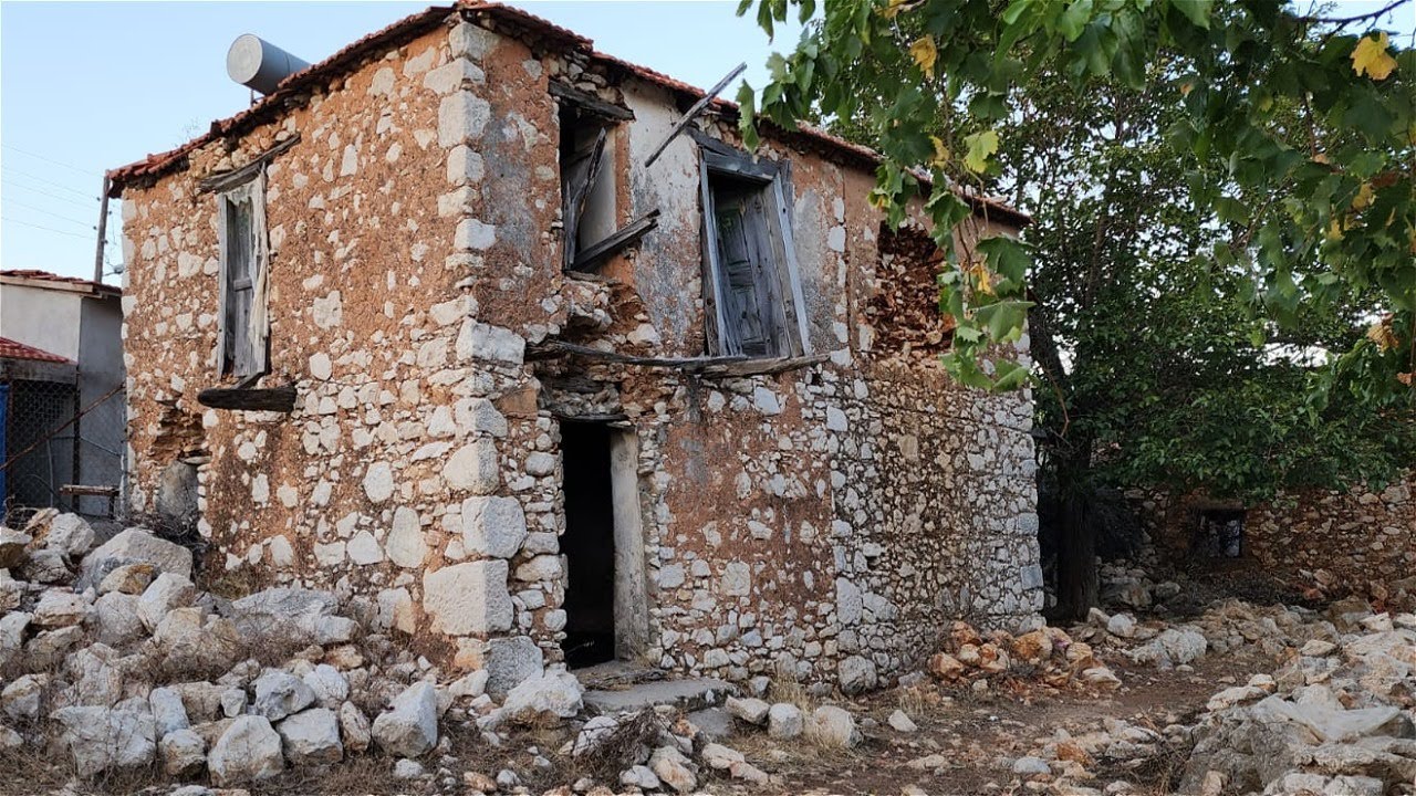 Fethiye Seydikemer Dodurga Mahallesinde 90 ve 336 Metrekare Satılık Köyiçi imarlı Arsa Kargir Ev