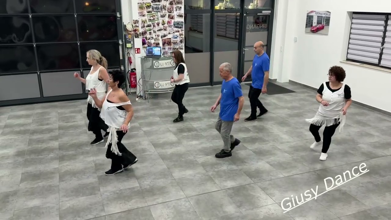 Angelo Cavallaro a mamma meglio da figlia merengue interpretata della Giusy Dance Men & Women