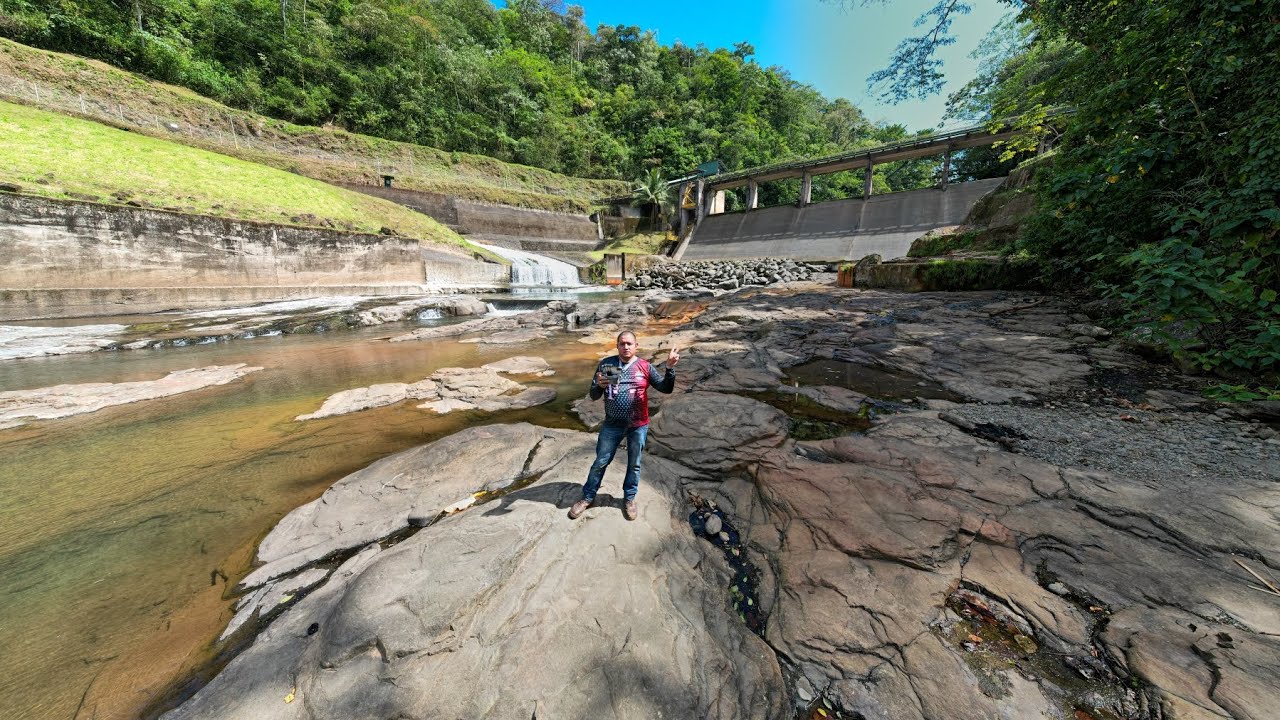 Las Columnas Basálticas en Bajo Rodriguez, San Ramón #air2s #costarica #columnasbalsamicas