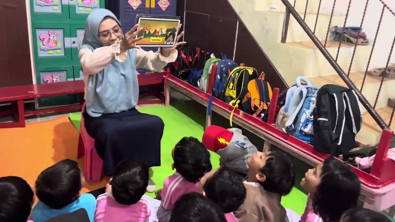 MENONTON VIDEO PEMBELAJARAN HEWAN BUAS