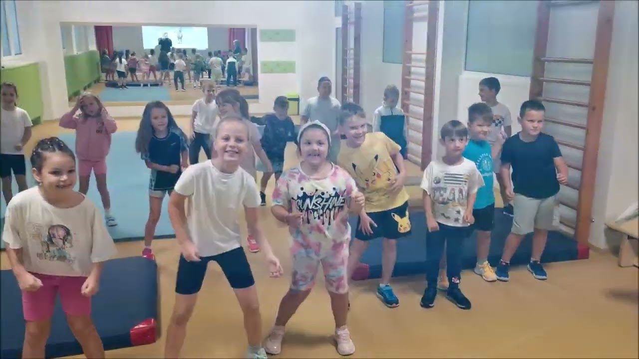 Tanec s kravičkou v 1.B a 2.A