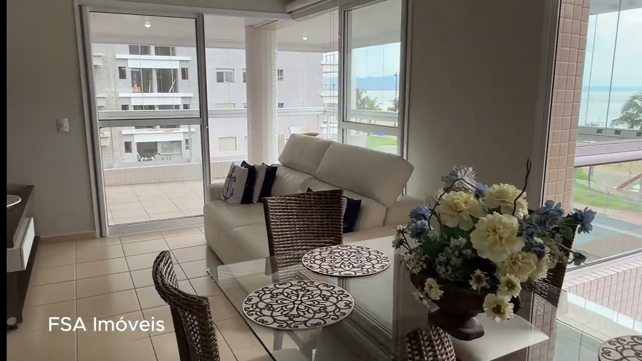 Apartamento à venda, pé na areia em Bertioga.