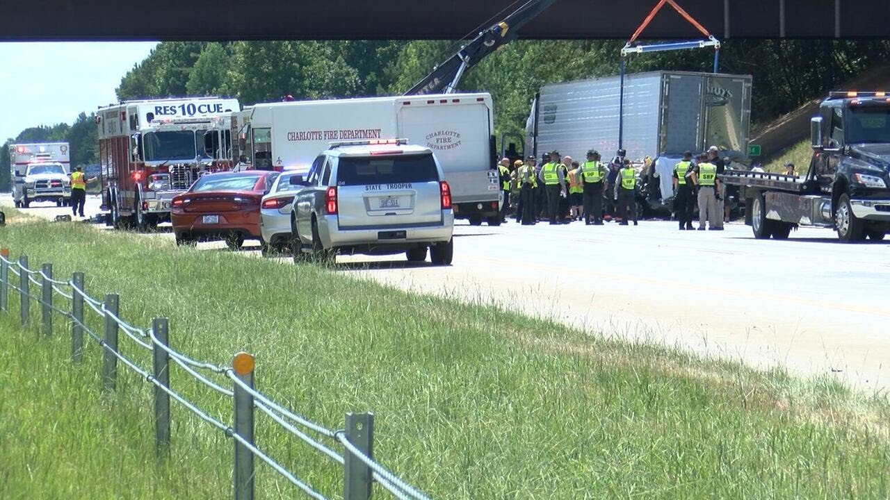 Federal officials investigating I-485 crash that left 6 dead