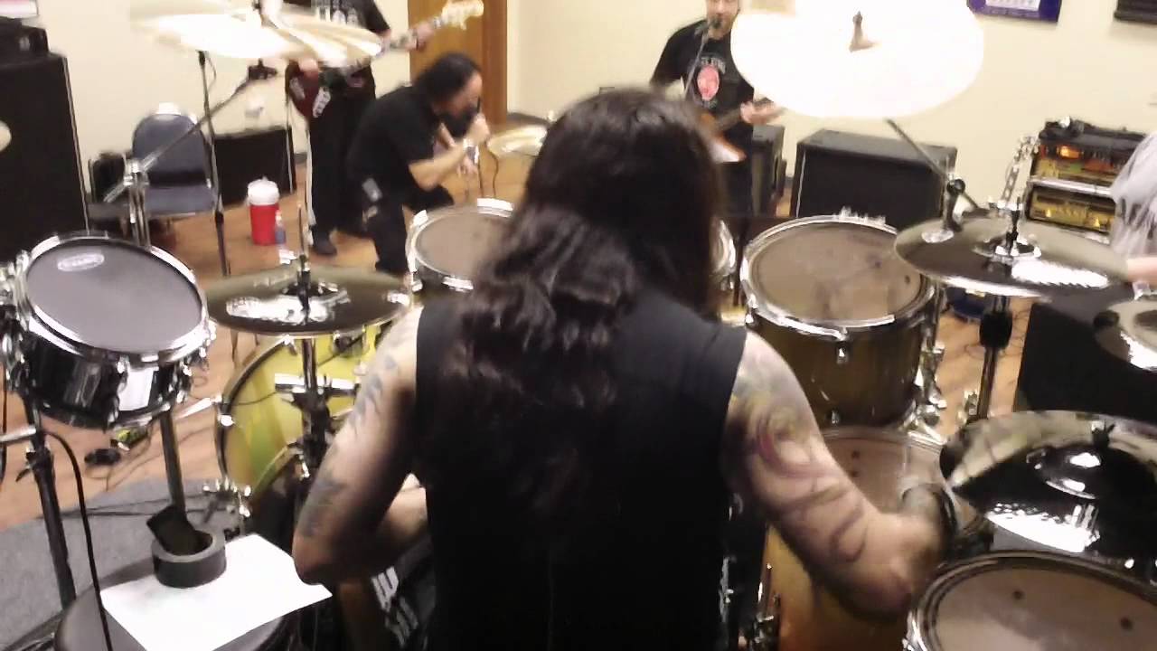 House of Bones with Aquiles Priester - Symphony of Destruction - Megadeth - Recorded by ZOOM Q3 HD