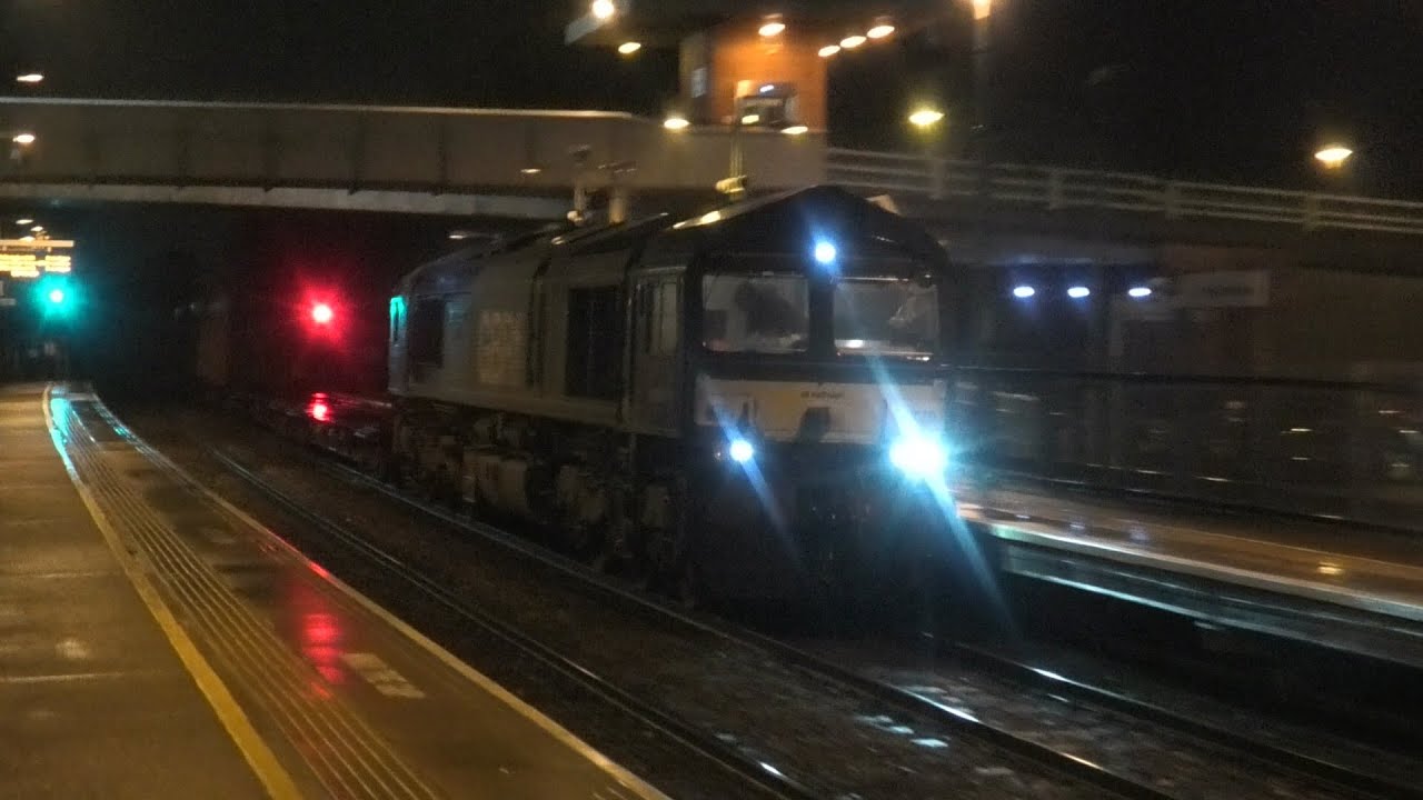 66779 `Evening Star` + 66733 @ Coleshill Parkway , 14-01-23