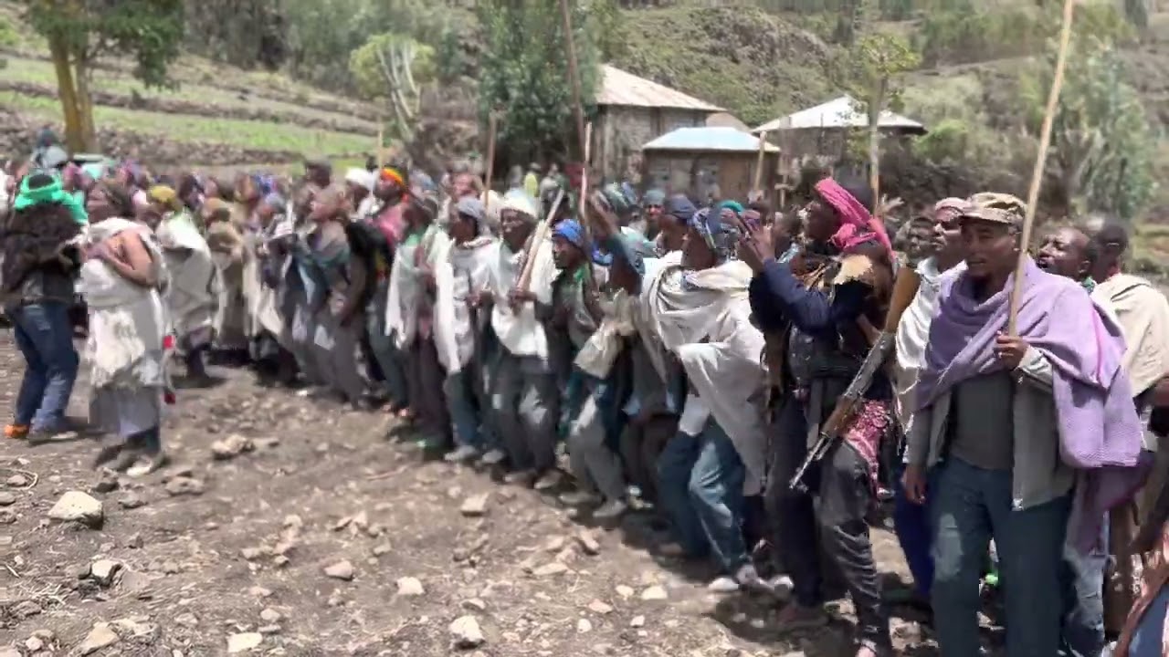 ሃዘናችን በዛ መልካም ለሠራ ህዝባችን ሃዘኑን  በሙሾ በፉከራ በሺለላ በለቅሶ ይገልፃል ቋሚም የእገሌ ሸንጎ ብሎ በአካባቢው ይወደሳል አጎቴ  ነፍስህን ይማራልን