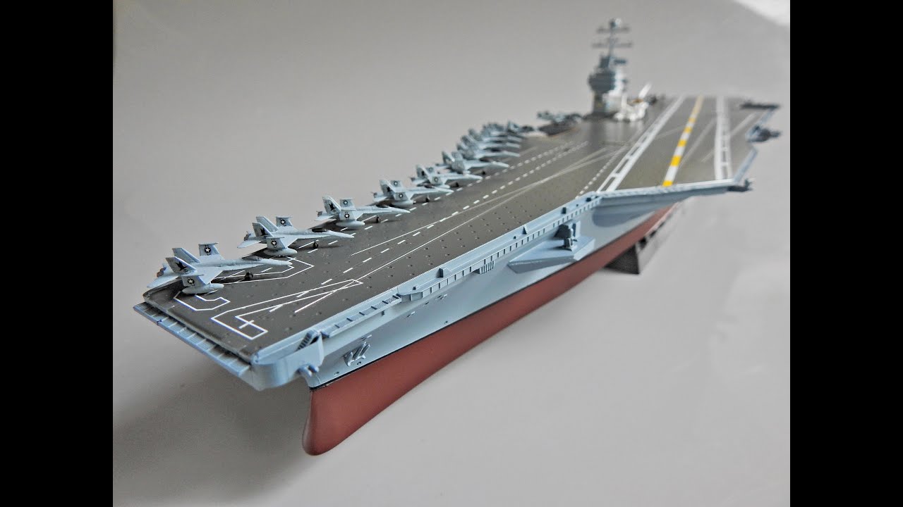 USS Abraham Lincoln (CVN-72) 1:700 Scale model