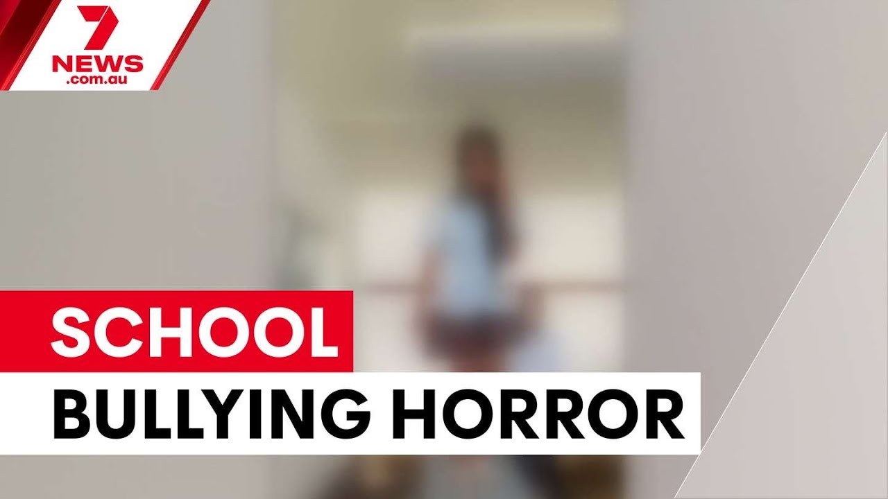 Трое подростков обвинены в жестоком издевательстве над одноклассниками | 7NEWS