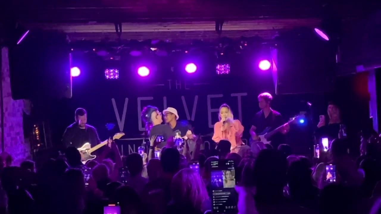 Alexandra Kay-That What Love Is (live at Velvet underground Toronto August 11, 2022)