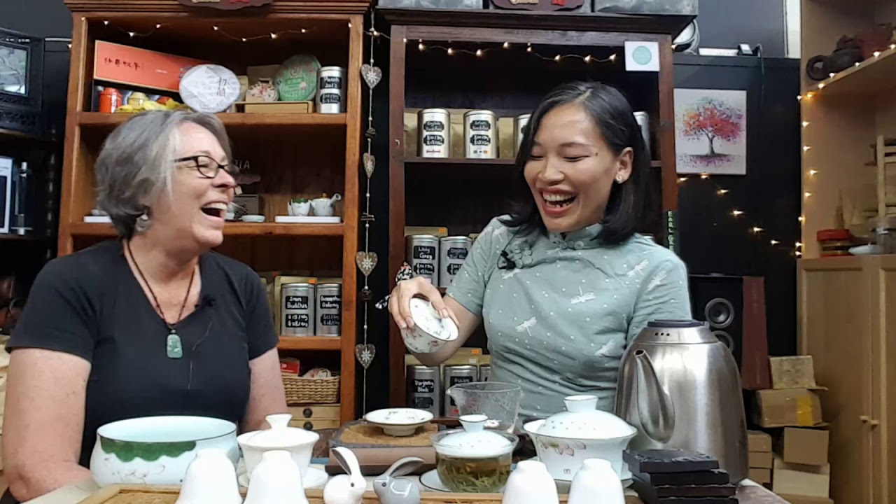 How to use a Gaiwan, Tips on buying a Gaiwan and Chinese etiquette