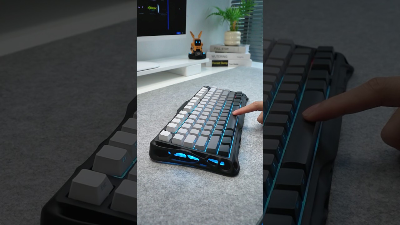 The RGB light is so cool! #gravastar #mercuryk1 #keebs #mechkeyboard #gaming #keyboard #groupbuy