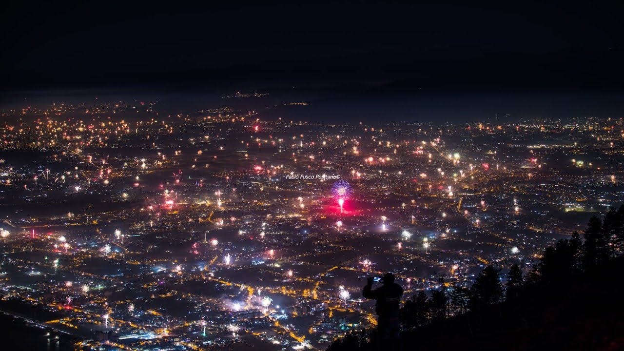 Napoli Fuochi D'artificio dal Monte Faito CAPODANNO 2023