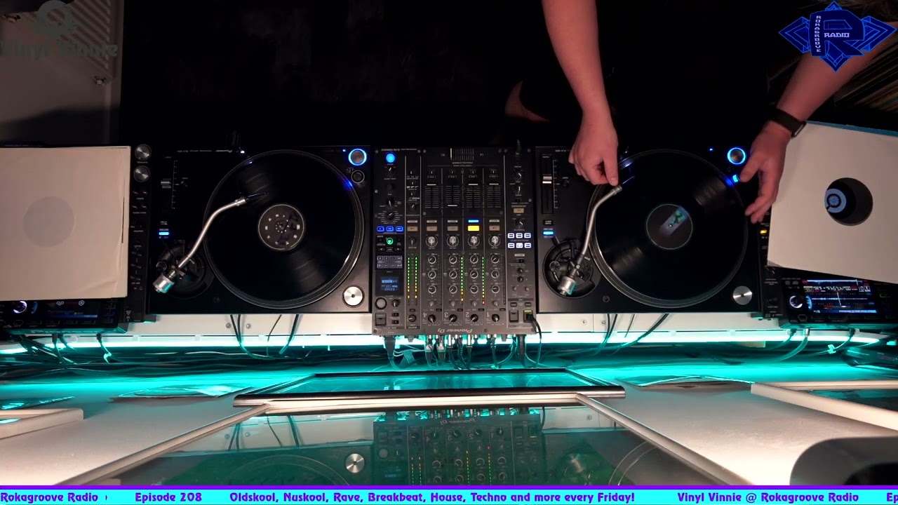 Vinyl Vinnie @ Rokagroove Radio Episode 208