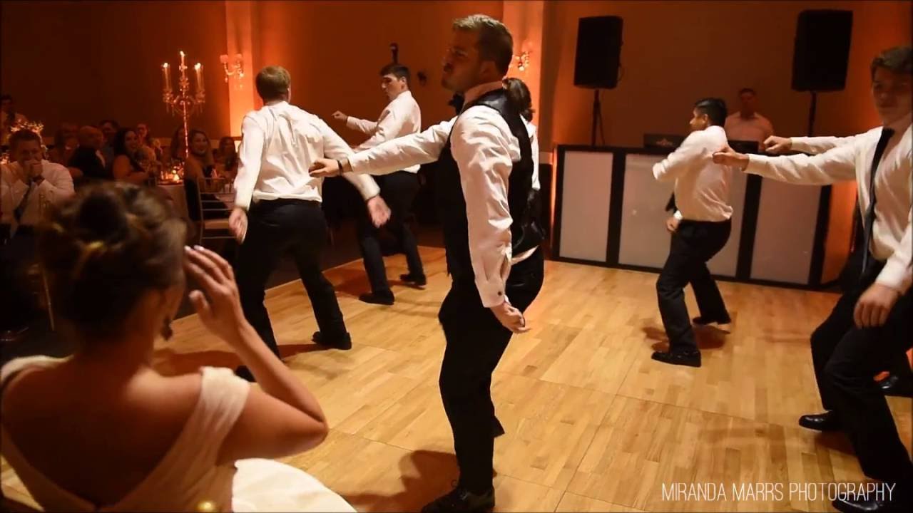 Groom Surprises Bride with Choreographed Dance!