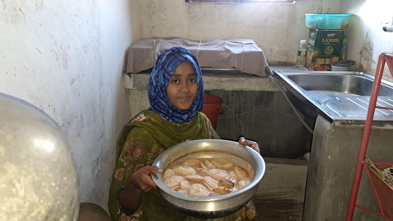 নতুন বাসার সবাইকে সাথে নিয়ে নিজের হাতে পিঠা বানিয়ে একসাথে খেলাম,এটা প্রথম অভিজ্ঞতা/Salman's mother