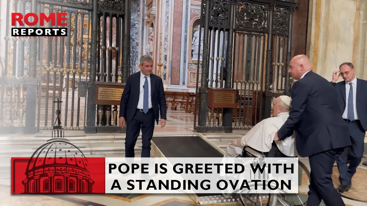 Pope Francis greeted with standing ovation at his first public appearance after operation