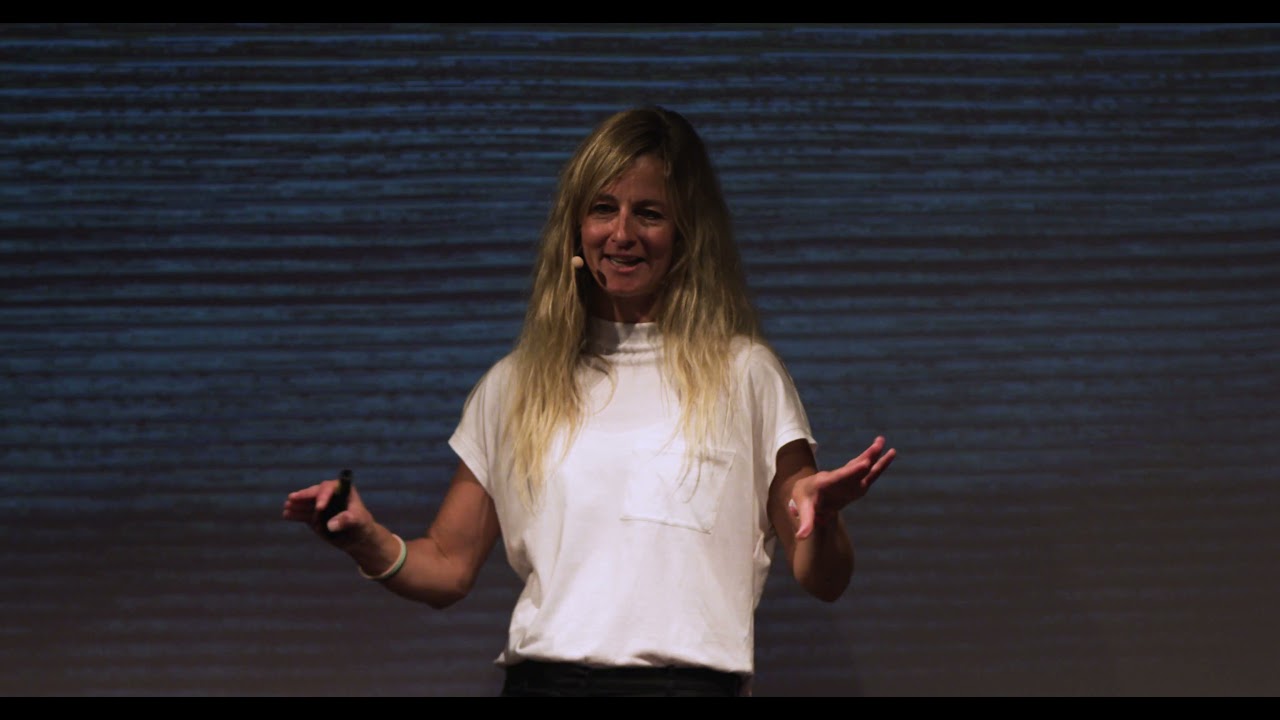 Extremlauf: Grenzen sind das, was dein Kopf draus macht | Anne-Marie Flammersfeld | TEDxEhrenfeld