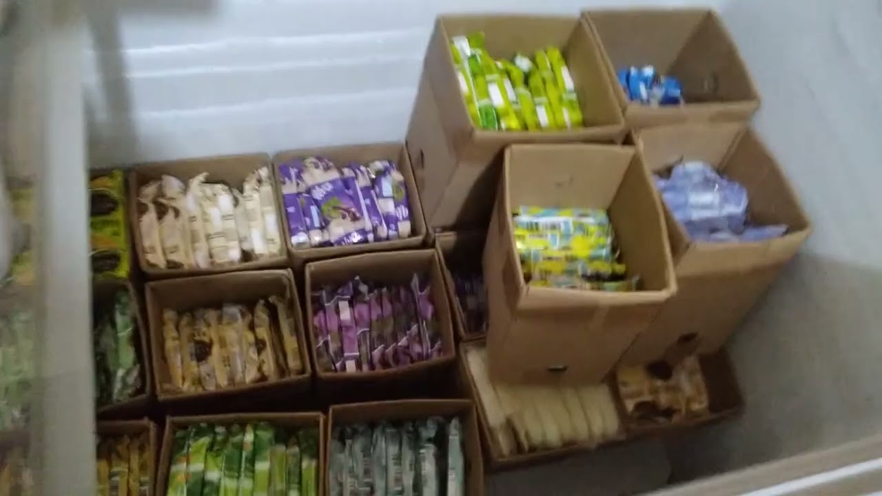 carregamos o carrinho de picolé com 200 picolé para venda
