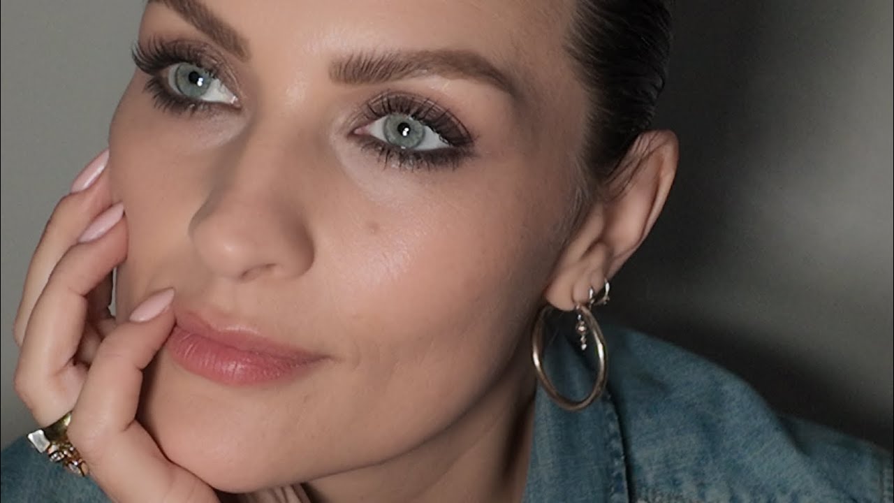 Effortless Makeup for all occasions. 40+
