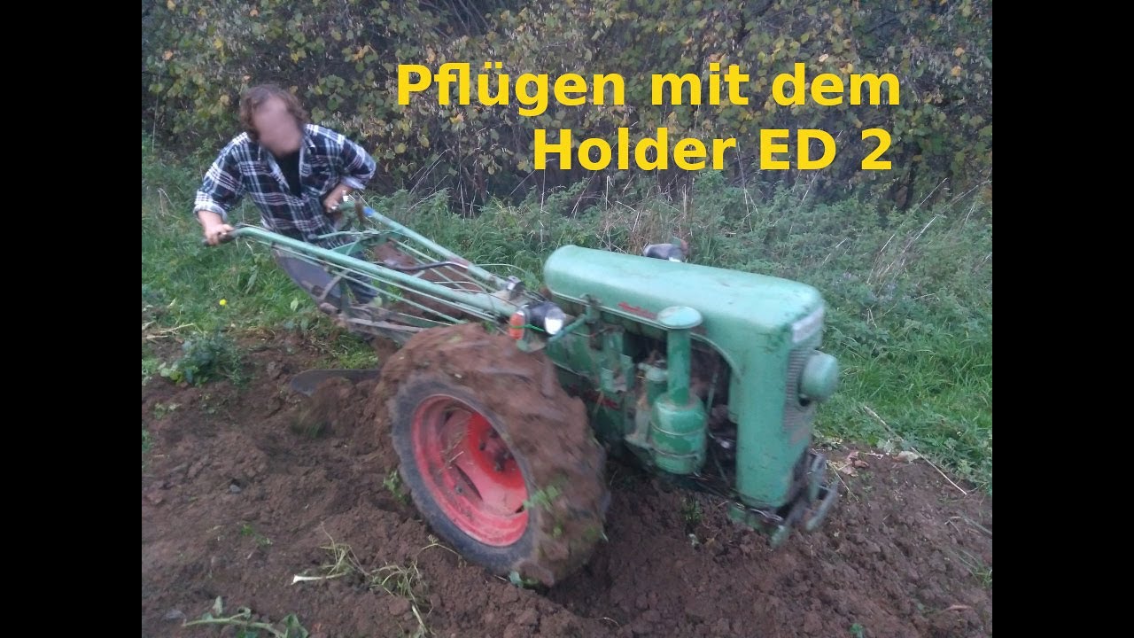 Garten winterfest machen: Pflügen mit dem Holder ED 2