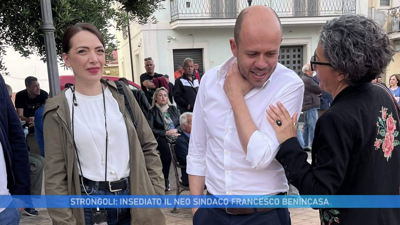 STRONGOLI: INSEDIATO IL NEO SINDACO FRANCESCO BENINCASA