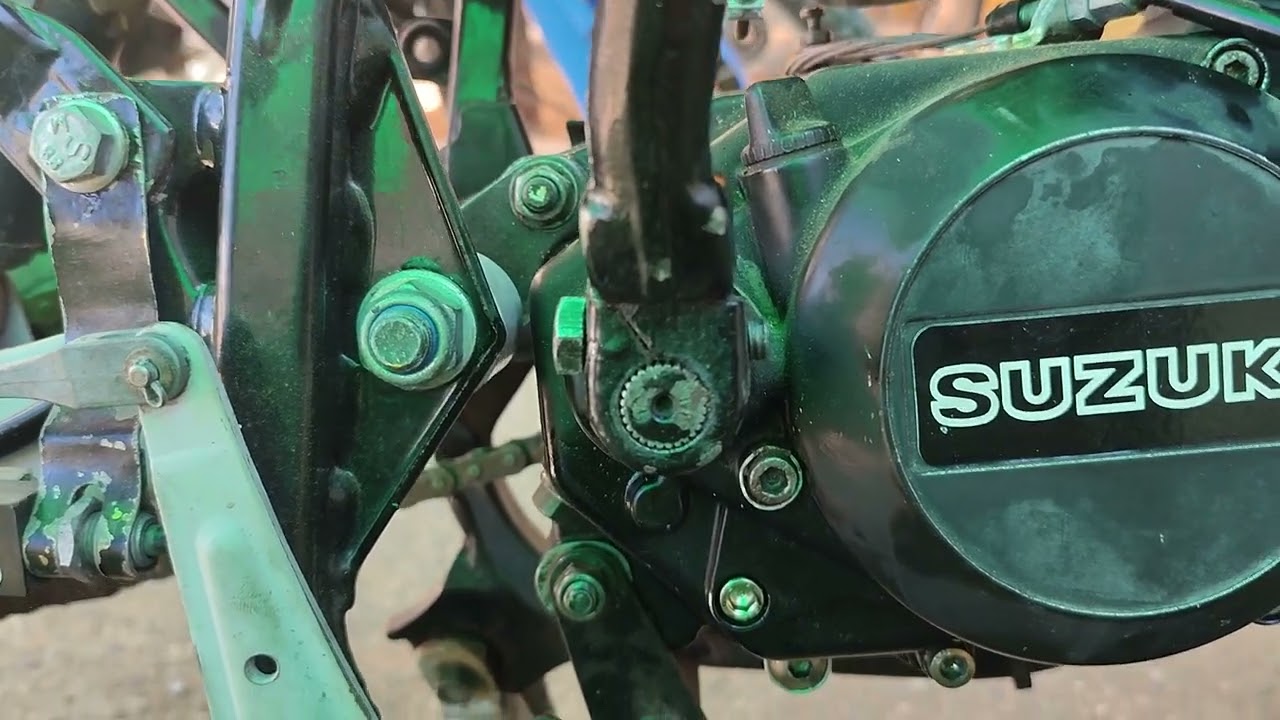 Suzuki Dr big 50, dónde lleva el nivel y vaciado del aceite del motor. Y que tipo de aceite lleva