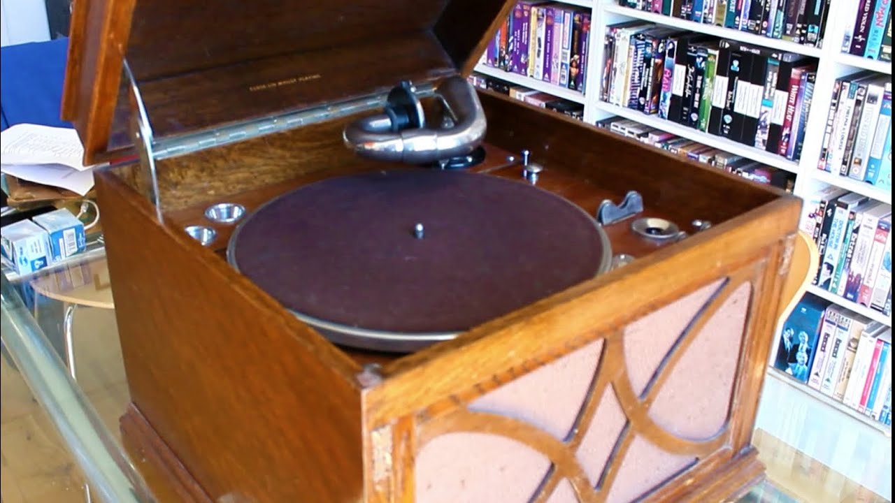HMV 130 Wind Up Gramophone Repair.  Spring replacement and service.
