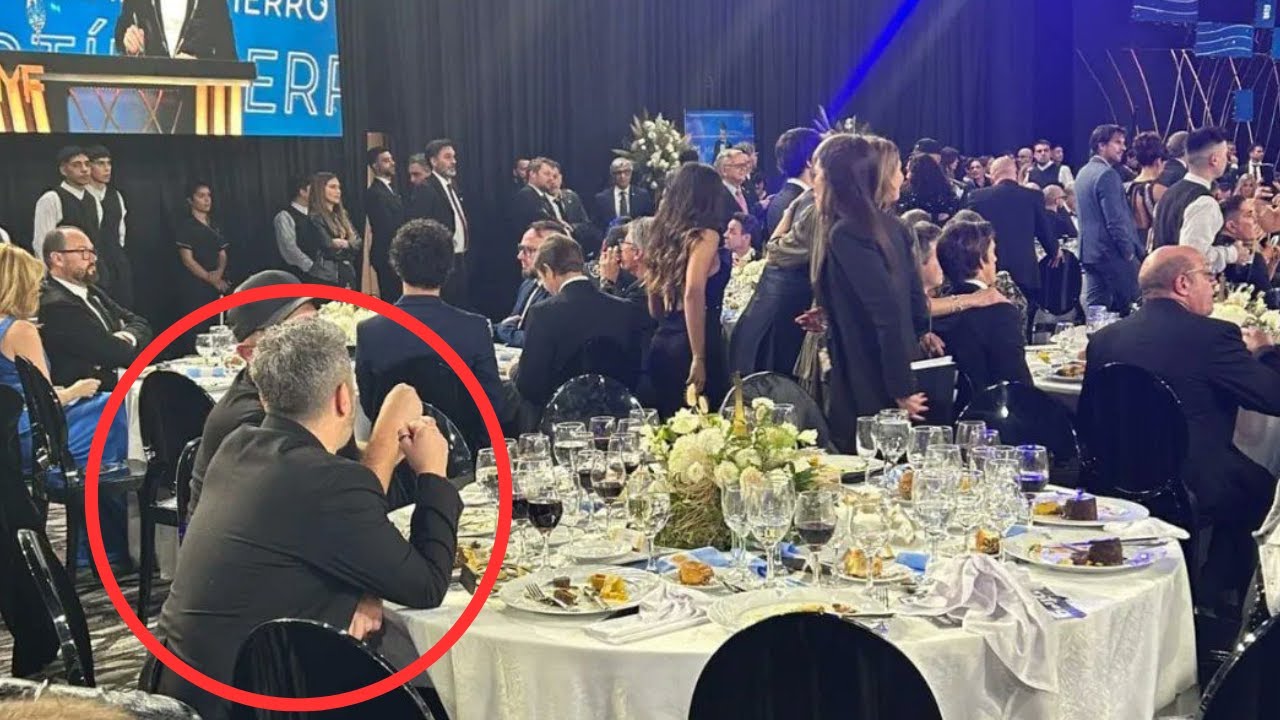 DEJARON SOLO A JEY MAMMON EN LA MESA: 