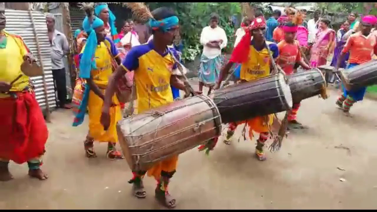 Best Santali Ḍo̠m in Bangladesh!! Santal Drummers playing in a Santali wedding .