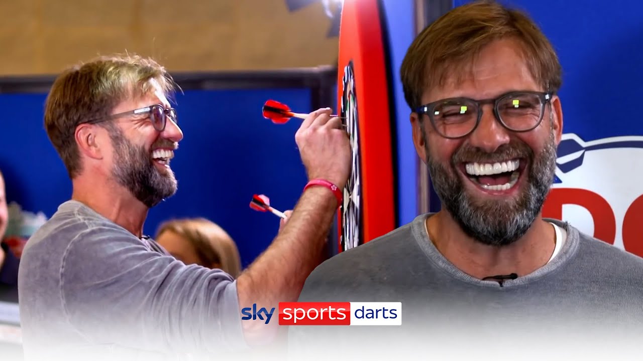 When Jürgen Klopp took on Raymond van Barneveld at PDC World Darts Championship 🎯