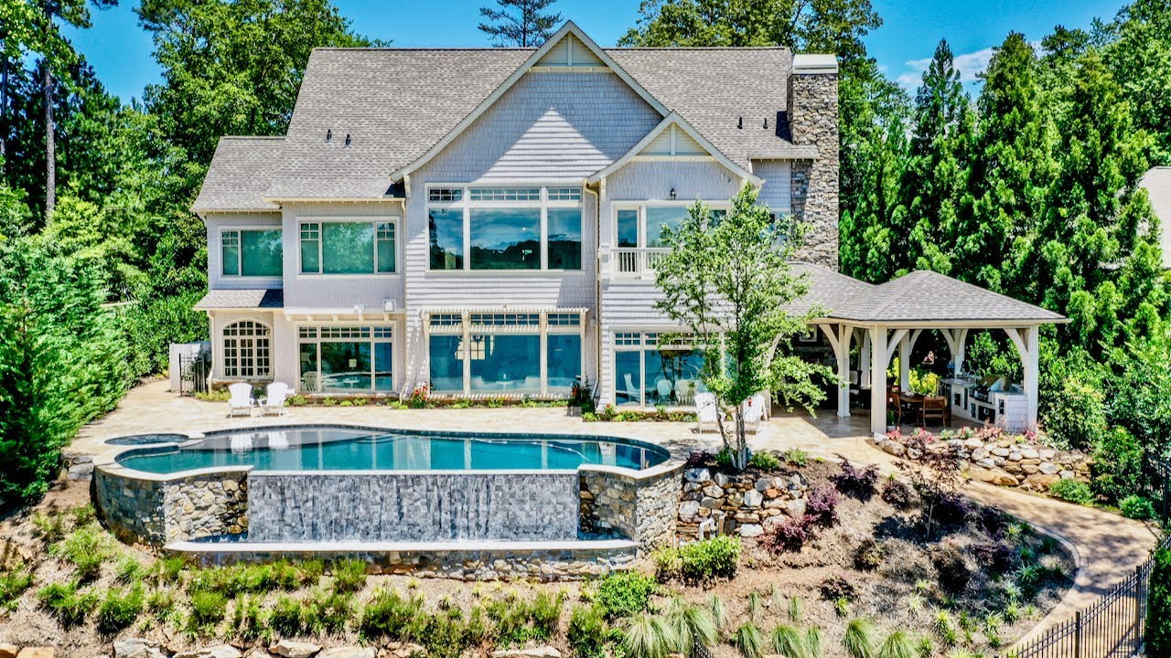 605 Quiet Water Way Seneca, SC Lake Keowee The Patti & Gary Cason Team