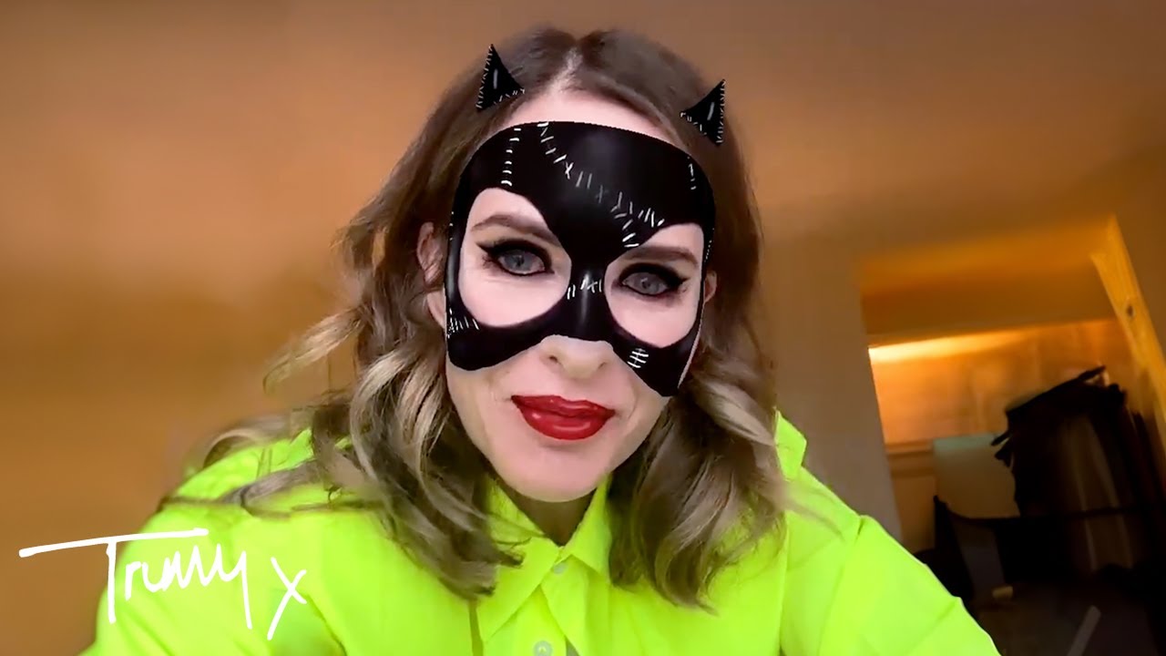 Trinny Settles Into Her NYC Hotel Room | Travel | Trinny