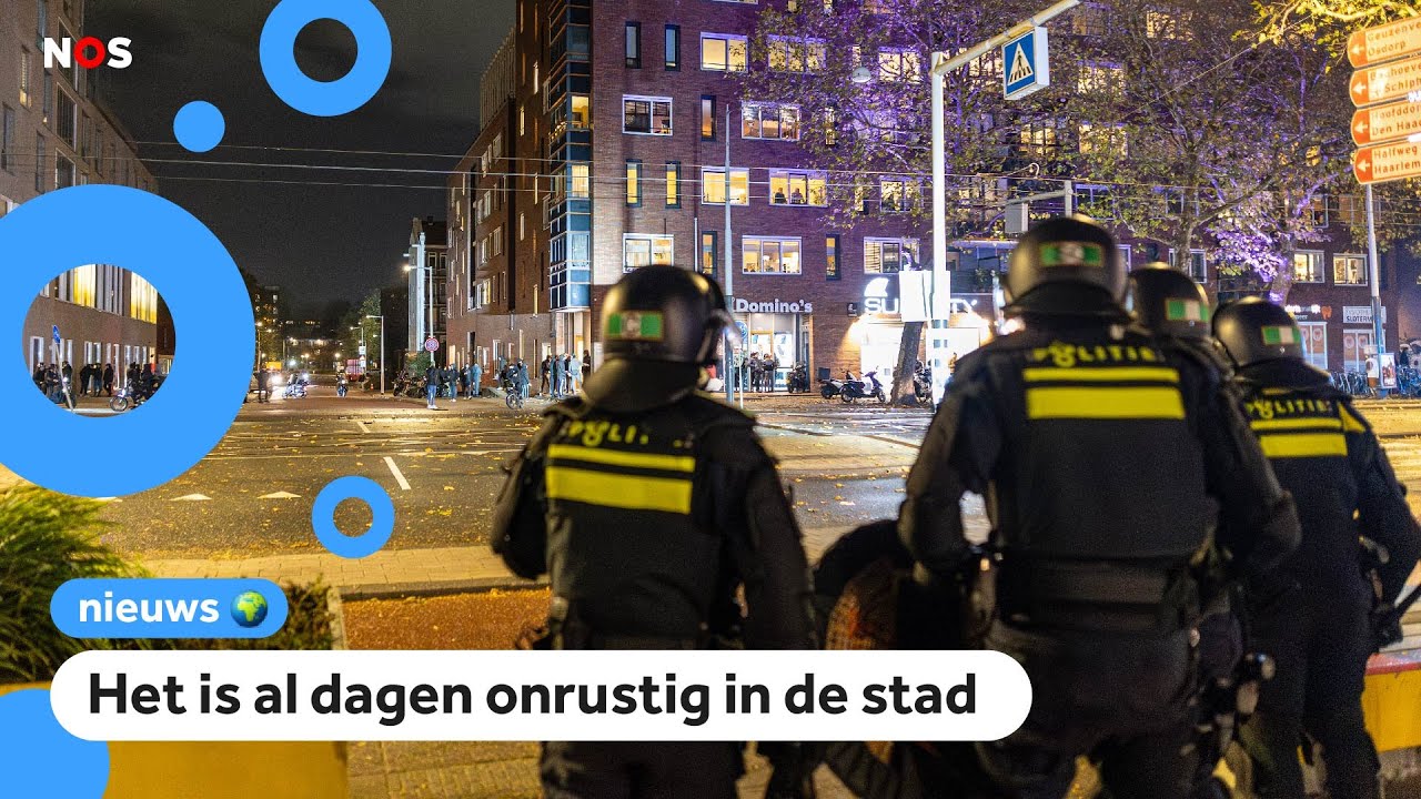 Flinke rellen op plein in Amsterdam