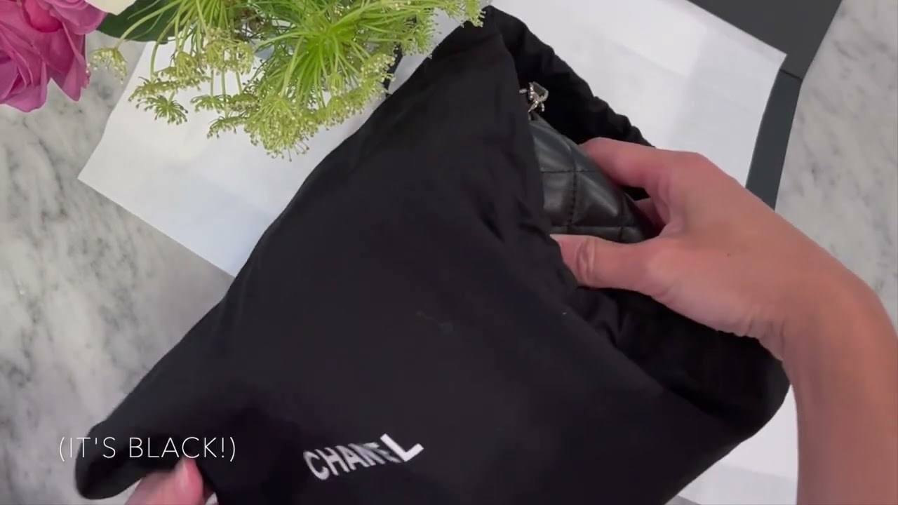 UNBOXING Chanel Mini Classic Flap in Black Lambskin  | 香奈兒 | 經典包包開箱 | 黑色羊皮太百搭