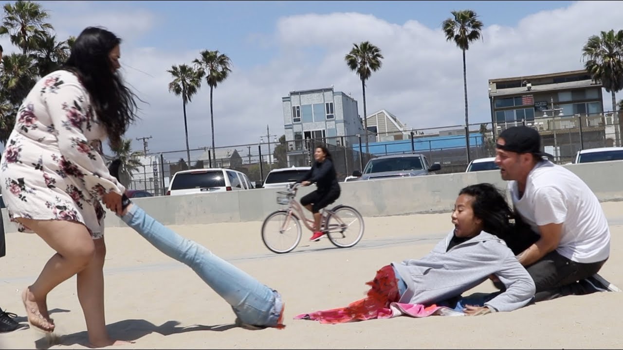Half Woman Prank😱 -Julien Magic
